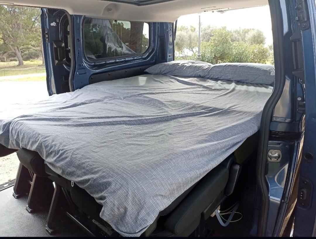 Ford Transit Custom Camper Hotel PMI Buitenkant foto